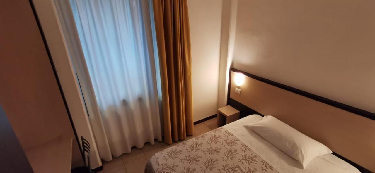 Hotel Rondine Marinella di Sarzana Exteriér fotografie