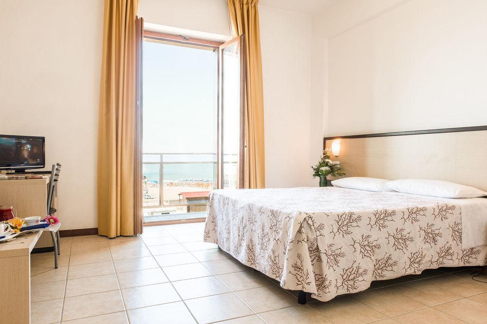 Hotel Rondine Marinella di Sarzana Exteriér fotografie